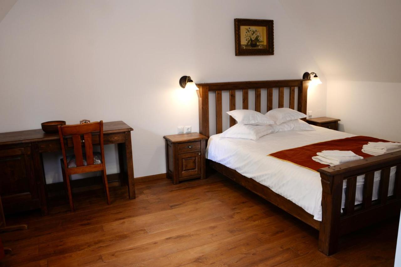 Отель Carolina House Сигишоара Экстерьер фото