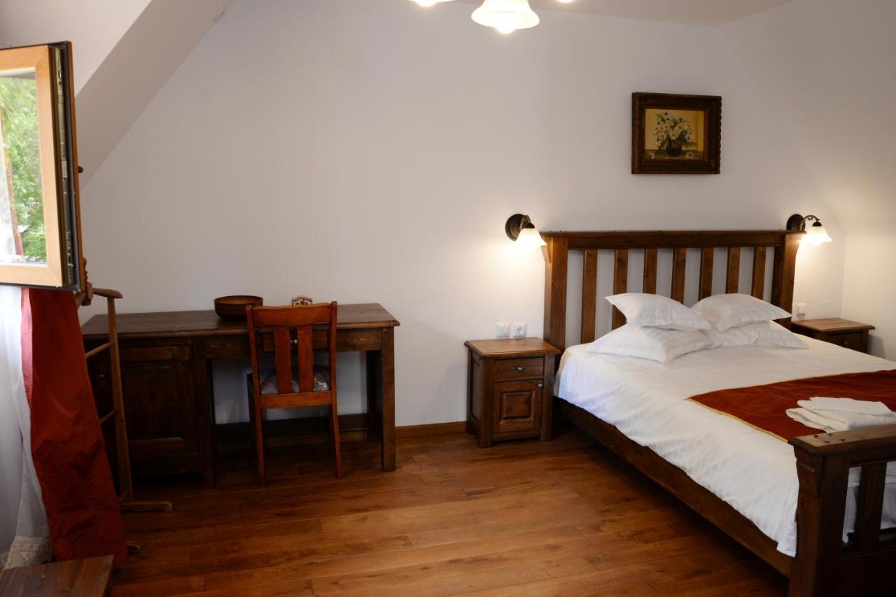 Отель Carolina House Сигишоара Экстерьер фото