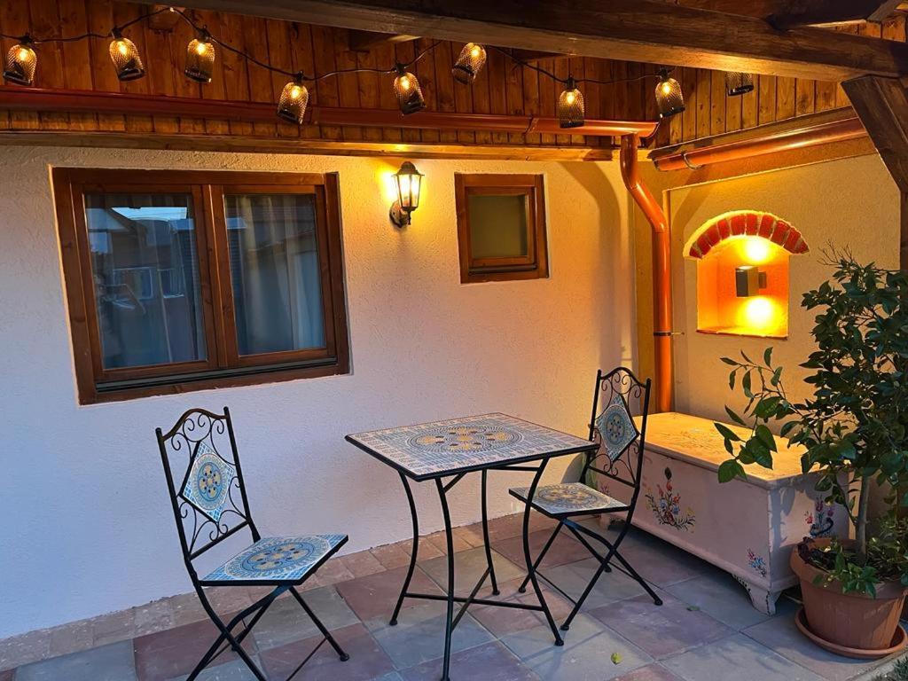 Отель Carolina House Сигишоара Экстерьер фото