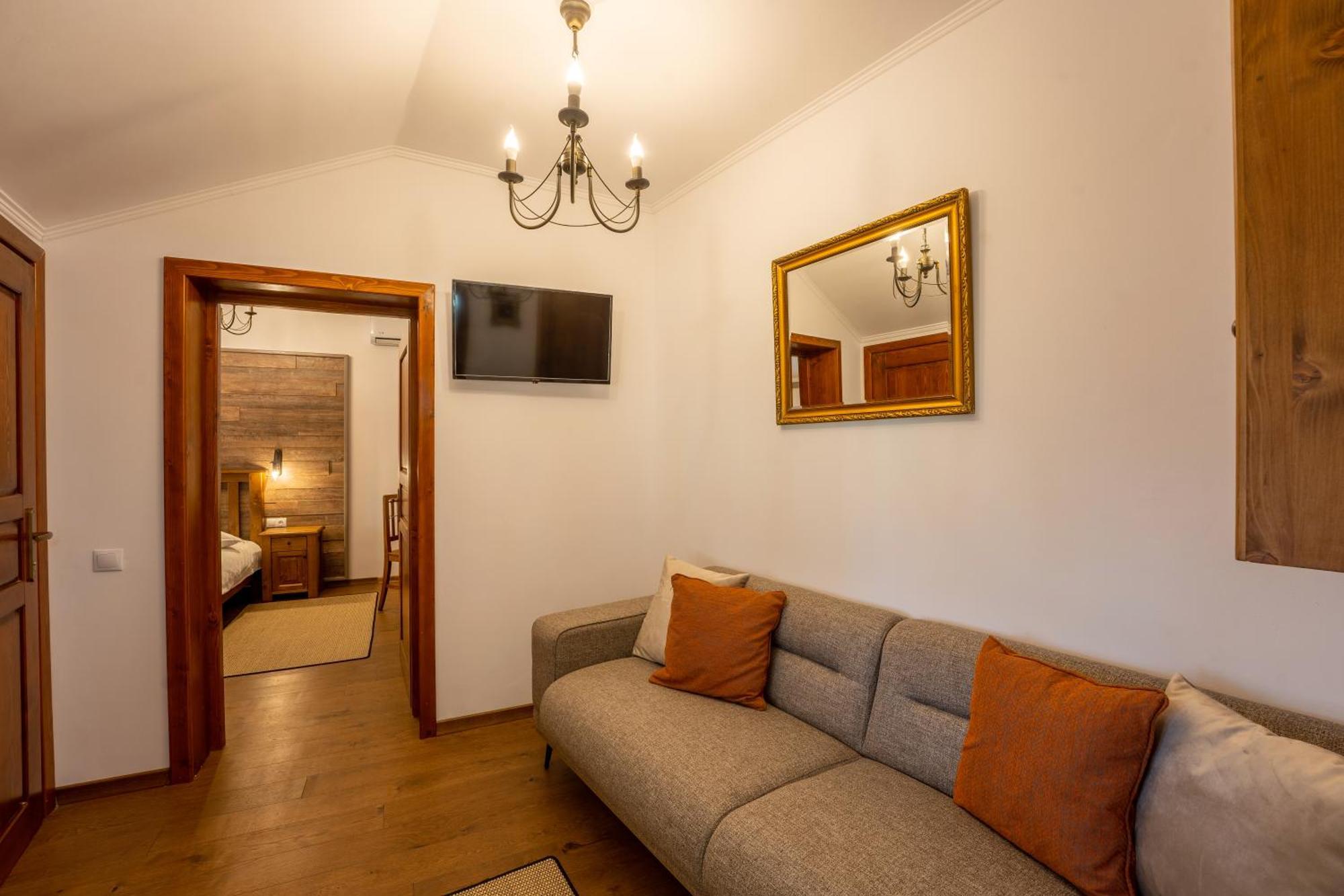 Отель Carolina House Сигишоара Экстерьер фото