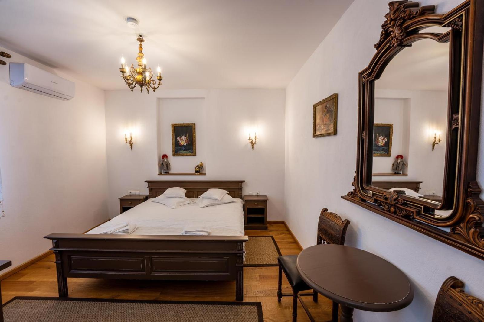 Отель Carolina House Сигишоара Экстерьер фото