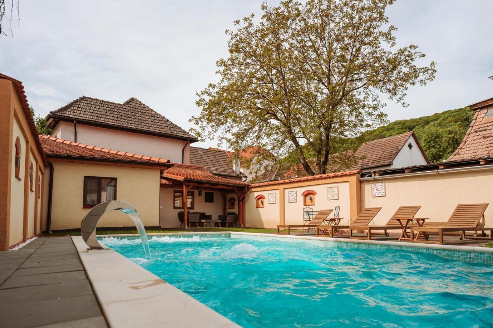 Отель Carolina House Сигишоара Экстерьер фото