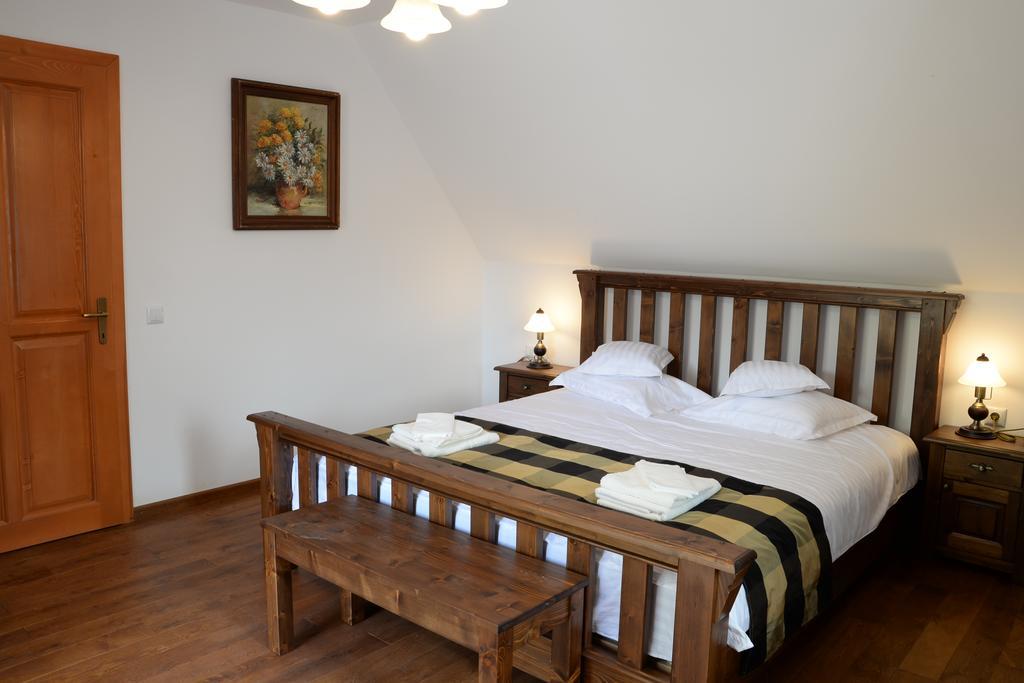 Отель Carolina House Сигишоара Экстерьер фото